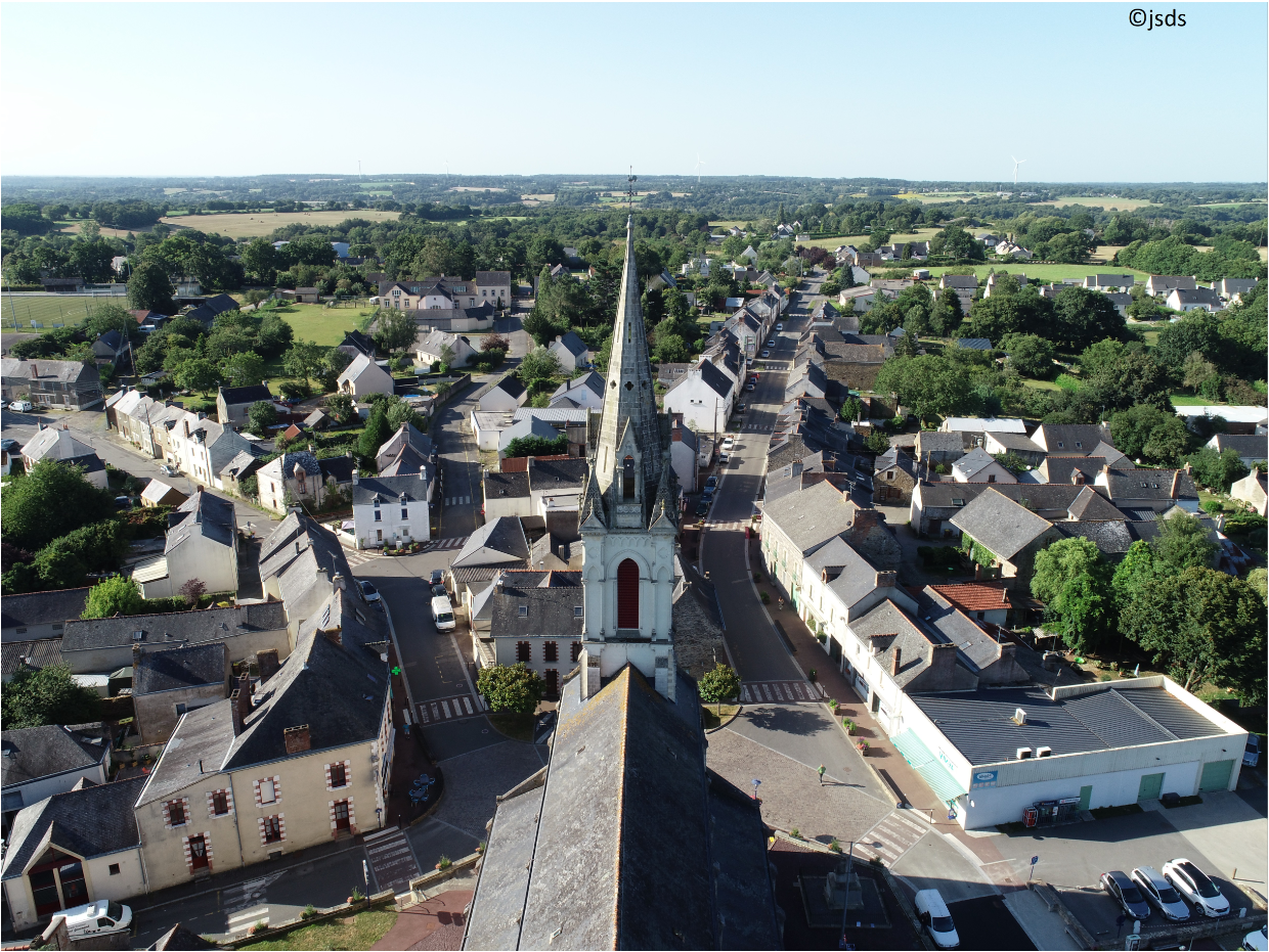 Photo aérienne du bourg de Fégréac
